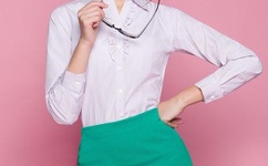 男友说迈开腿尝尝你的草莓包子摊